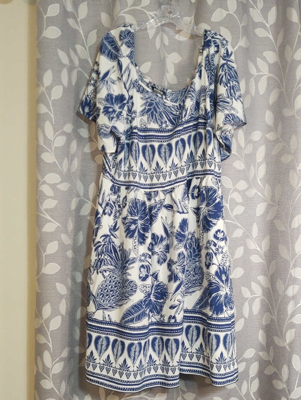 BloomChic White Dress with Blue Floral Print size 22-24